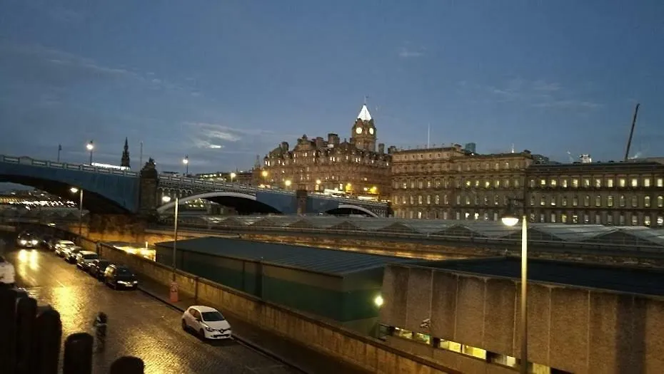 Edinburgh Central Apartment - 1F1 Worlds End Close